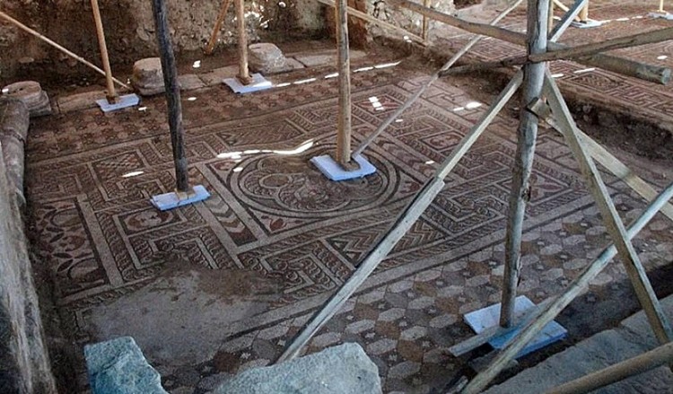 Ανακαλύφθηκε εντυπωσιακό μωσαϊκό δαπέδου στη Λαοδικεία (φωτο)