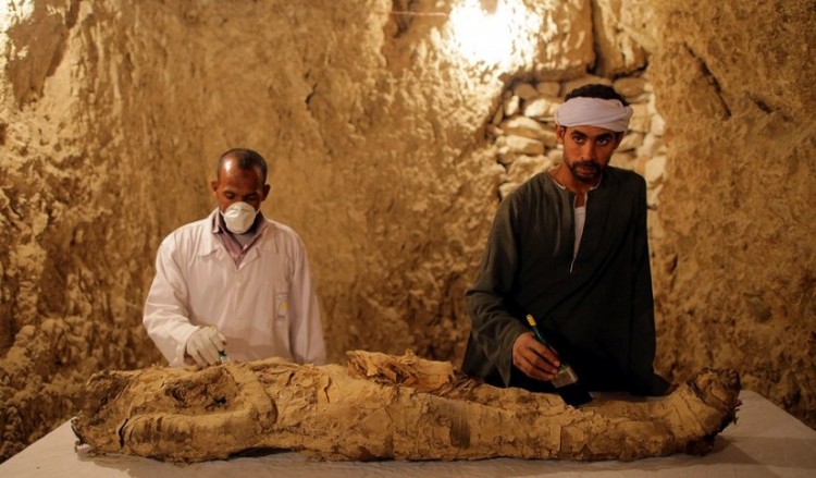 Ανακαλύφθηκε μούμια σε τάφο στο Λούξορ που δεν είχε ανοιχτεί