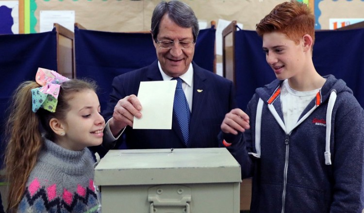Κύπρος-εκλογές: Πρωτιά Αναστασιάδη, προβάδισμα Μαλά για τη 2η θέση