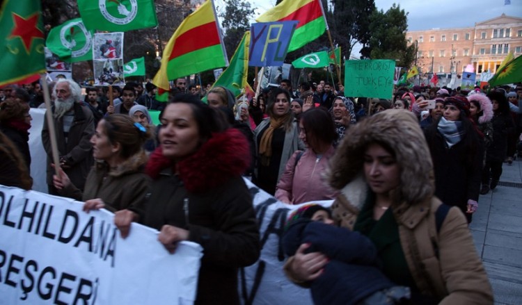 Αθήνα: Πορεία Κούρδων ενάντια στην τουρκική εισβολή στο Αφρίν
