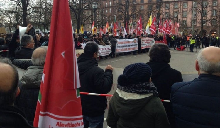 Διαδηλώσεις Κούρδων σε Στρασβούργο και Παρίσι κατά Ερντογάν