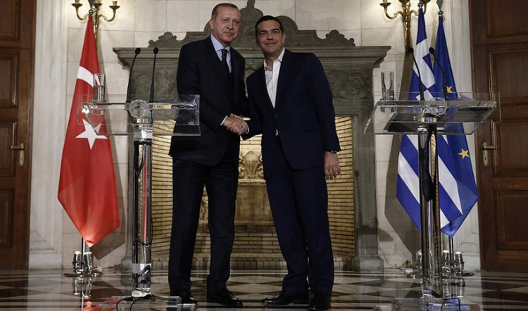 Πώς μία υπουργός και ένας πρωθυπουργός κατέστησαν Ελλάδα και Ευρώπη ομήρους του Ερντογάν