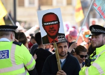 Επεισόδια στο Λονδίνο μεταξύ υποστηρικτών και επικριτών του Ερντογάν