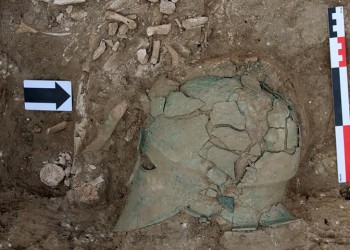 Κορινθιακή περικεφαλαία βρέθηκε σε τάφο στον Εύξεινο Πόντο