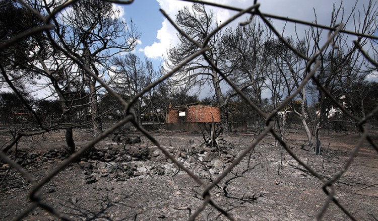 Νέα μήνυση κατά Δούρου, Ψινάκη και κράτους για τη φωτιά στο Μάτι