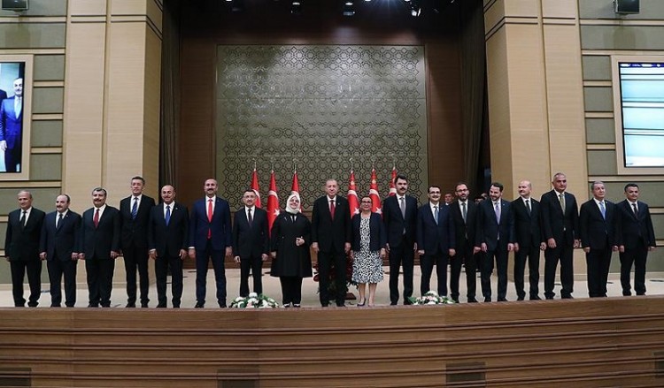 Το νέο υπουργικό συμβούλιο της Τουρκίας ανακοίνωσε ο Ερντογάν