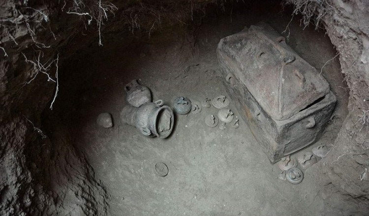 Αρχαιολογικές ανακαλύψεις: Ασύλητος τάφος βρέθηκε στην Ιεράπετρα