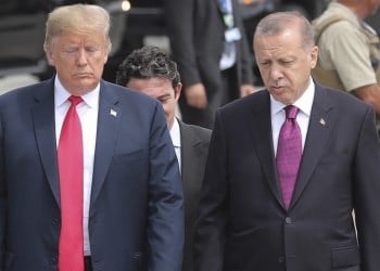 Ο Ερντογάν αγνοεί τις ΗΠΑ: Η Τουρκία γονατίζει μόνο στον Θεό