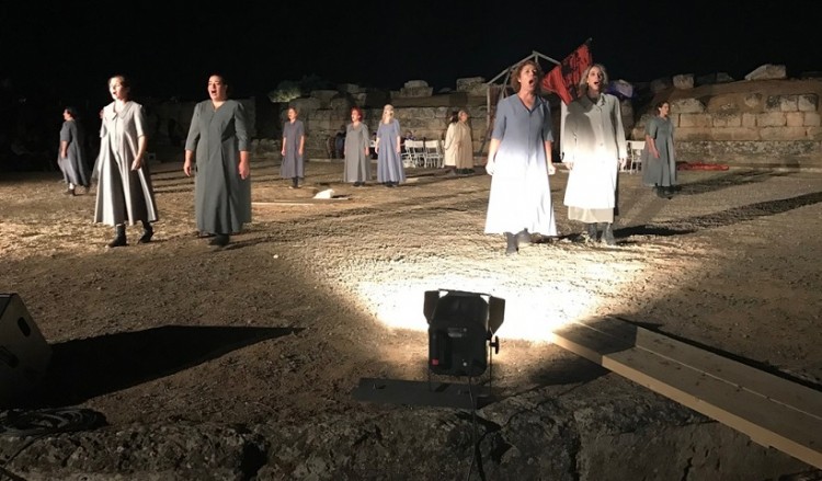 Με τρεις τραγωδίες άνοιξε το αρχαίο θέατρο Ερέτριας μετά από 40 χρόνια
