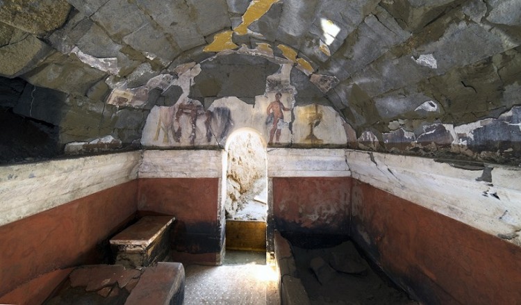 Στην Κάτω Ιταλία βρέθηκε μοναδικός αρχαιοελληνικός τάφος (φωτο)