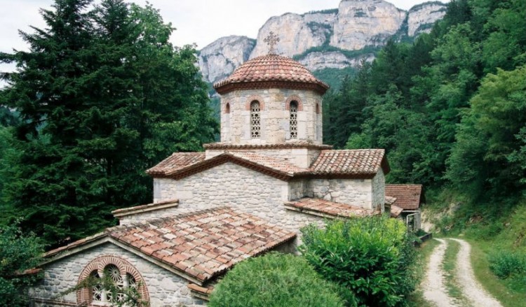 Ι.Μ. Αγίου Αντωνίου του Μεγάλου: Ένα ορθόδοξο μοναστήρι στη Γαλλία (βίντεο)