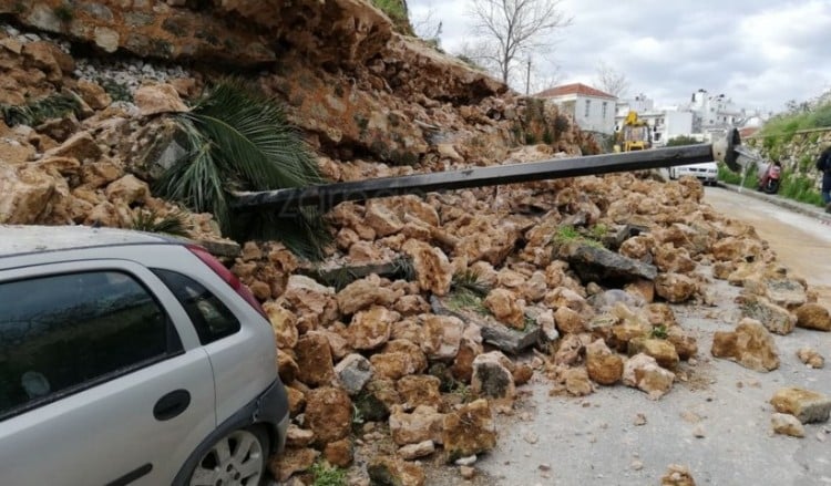 Χανιά: Κατέρρευσε μέρος του επιπρομαχώνα του Αγίου Δημητρίου (φωτο)
