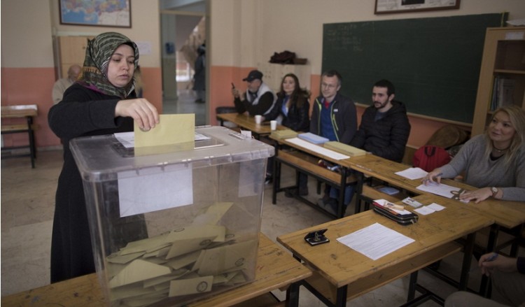 Κωνσταντινούπολη: Αποσύρεται ο υποψήφιος του Κόμματος της Δημοκρατικής Αριστεράς