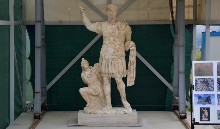 Σπάνιο άγαλμα Ρωμαίου αυτοκράτορα βρέθηκε στη Λαοδίκεια της Μικράς Ασίας