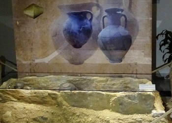 Tάφος νεαρής αρχόντισσας από τον κάμπο του Ιππείου στο Αρχαιολογικό Μουσείο Μυτιλήνης