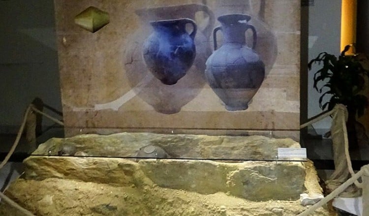 Tάφος νεαρής αρχόντισσας από τον κάμπο του Ιππείου στο Αρχαιολογικό Μουσείο Μυτιλήνης