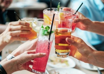Πόσο αλκοόλ πίνουν οι Έλληνες;