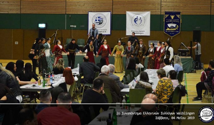 Οι ποντιακοί χοροί ξεσήκωσαν το 2ο Συναπάντημα Ελληνικών Συλλόγων Βάιμπλιγκεν