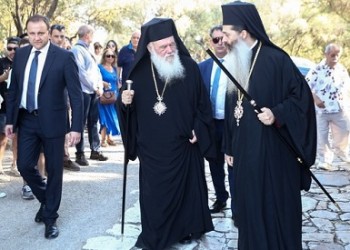 Η Εκκλησία της Ελλάδος τίμησε τον ιδρυτή της Απόστολο Παύλο στον Ιερό Βράχο του Αρείου Πάγου