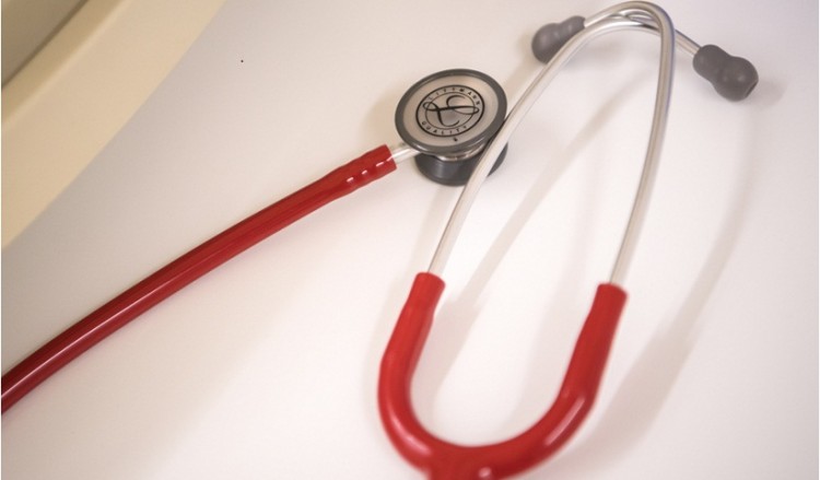 Συνελήφθη γιατρός δημοσίου νοσοκομείου της Αττικής για «φακελάκια»