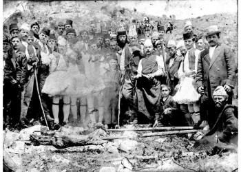Πάσχα τη δεκαετία του 1910 στο ορεινό Συρράκο – Μια φωτογραφία, μια μικρή ιστορία