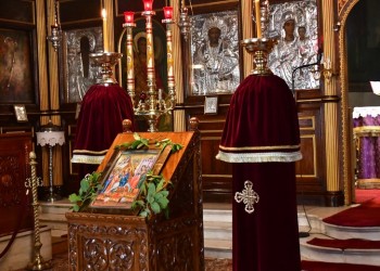 Παρέμβαση εισαγγελέα ζητά ο Νίκος Χαρδαλιάς για τα περιστατικά με τη Θεία Κοινωνία σε εκκλησίες στο Κουκάκι και την Κέρκυρα