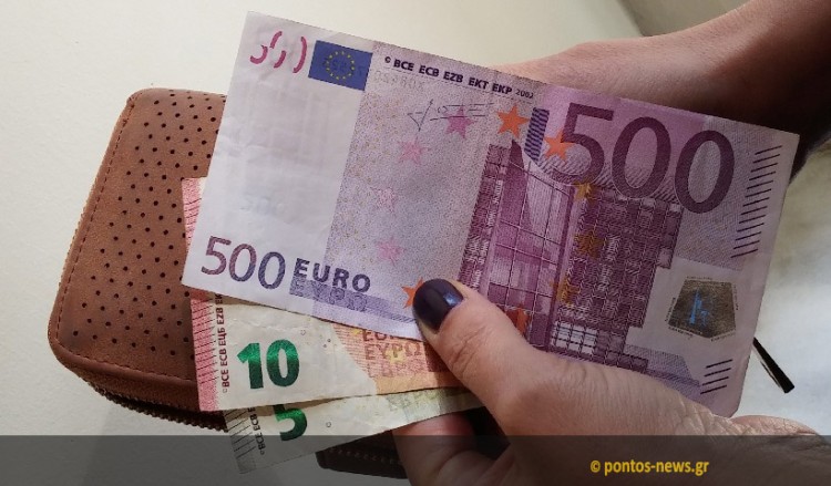 Δημοτική υπάλληλος βρήκε και παρέδωσε τσάντα με 19.000 ευρώ – Εξήρε το ήθος της ο δήμαρχος Αθηναίων Κ. Μπακογιάννης