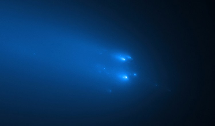 Διασπάται σε περισσότερα κομμάτια ο κομήτης «Άτλας» που πλησιάζει τη Γη