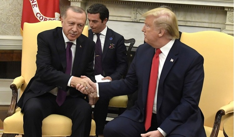 Τσαβούσογλου: Ερντογάν και Τραμπ συμφώνησαν να συνεργαστούν στη Λιβύη
