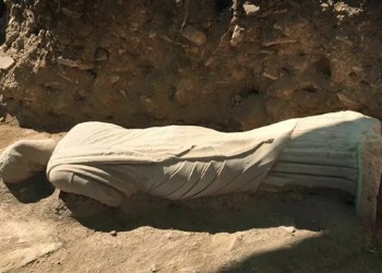 Τουρκία: Άγαλμα 1.700 ετών το πρώτο εύρημα στην Πέργη για φέτος