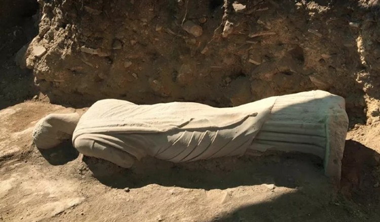 Τουρκία: Άγαλμα 1.700 ετών το πρώτο εύρημα στην Πέργη για φέτος