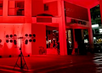 Κόκκινο το δημαρχείο Κορδελιού-Ευόσμου για τη Γενοκτονία των Ελλήνων της Μικράς Ασίας