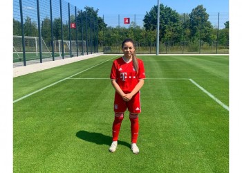Αναστασία Καμτσικλή: Η 18χρονη διαιτητής της FC Bayern και ποδοσφαιρίστρια στην 1.SC Gröbenzell