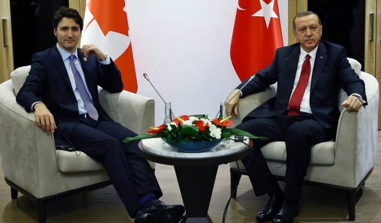 Ο Ερντογάν γκρίνιαξε στον Τριντό γιατί ο Καναδάς σταμάτησε να πουλάει drone στην Τουρκία λόγω Ναγκόρνο Καραμπάχ