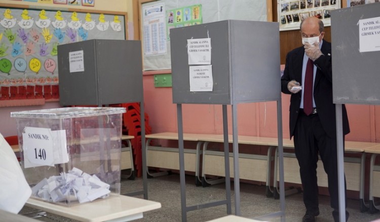 «Εκλογές» στα Κατεχόμενα: Ελαφρύ προβάδισμα Τατάρ