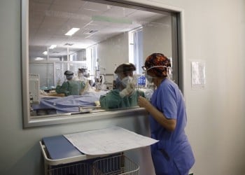Θεσσαλονίκη: Αποφασισμένες να μείνουν για όσο χρειαστεί και να υποστηρίξουν το «Ιπποκράτειο» οι 10 νοσηλεύτριες από το Ηράκλειο