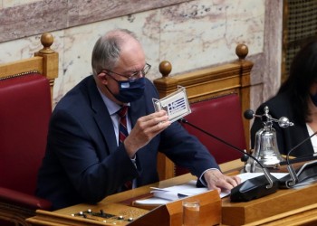 Προϋπολογισμός 2021: Στη Βουλή με εκτιμήσεις για ύφεση 10,5% φέτος
