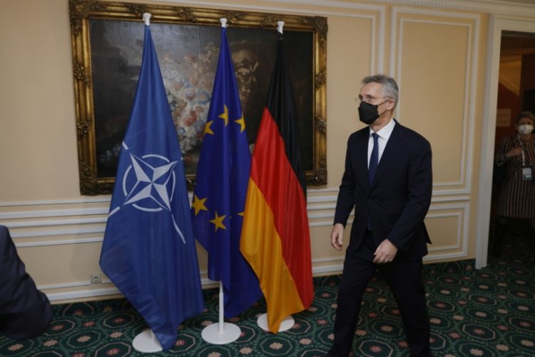 Ο γγ του NATO Γενς Στόλτενμπεργκ στη Διάσκεψη του Μονάχου για την Ασφάλεια (φωτ.: 
EPA/ Ronald Wittek / POOL)