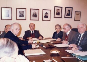 Στιγμιότυπο από συνεδρίαση της Ένωσης, παρουσία του Απόστολου Αποστολίδη, το 1993 (φωτ.: Ένωση Ποντιακών Μελετών)