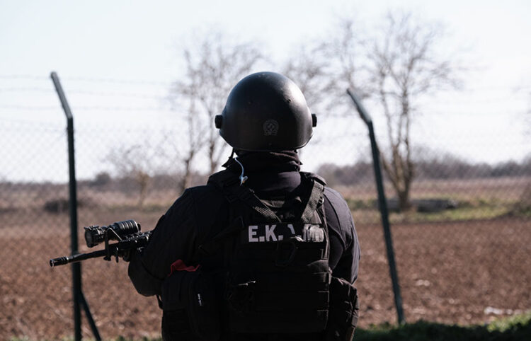 Αστυνομικός στα σύνορα του Έβρου (φωτ. αρχείου: Γραφείο Τύπου Πρωθυπουργού / Δημήτρης Παπαμήτσος)