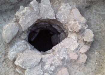 Πηγάδι το οποίο βρέθηκε στη διάρκεια ανασκαφής στη χερσόνησο της Μολυβωτής του νομού Ροδόπης (φωτ.: EUROKINISSI/Υπουργείο Πολιτισμού και Αθλητισμού)