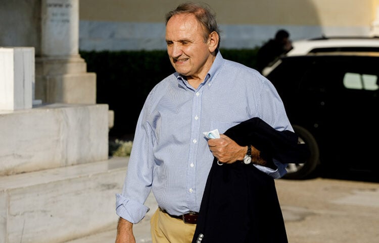 Ο Στέφανος Τζουμάκας έξω από το Ζάππειο, τον Μάιο του 2020 (φωτ.: EUROKINISSI / Σωτήρης Δημητρόπουλος)