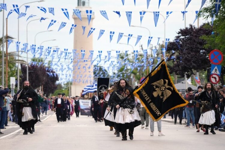 Στιγμιότυπο από την παρέλαση στο πλαίσιο των εορταστικών εκδηλώσεων «Ελευθέρια 2024», στην Αλεξανδρούπολη (φωτ.: ΑΠΕ-ΜΠΕ/Δημήτρης Αλεξούδης)