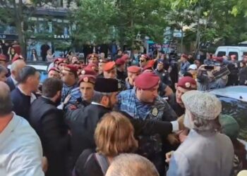 Διαδηλωτές στο Γερεβάν διαμαρτύρονται για την παραχώρηση 4 χωριών στο Αζερμπαϊτζάν (φωτ.: x.com/AlphaNewsAM)