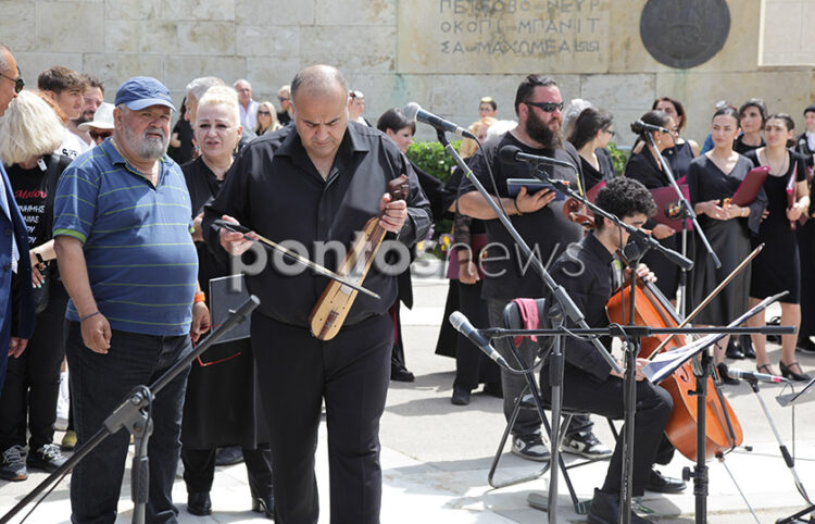 Ο Ηλίας Υφαντίδης κατά τη διάρκεια της εκδήλωσης μνήμης για τα 105 χρόνια από τη Γενοκτονία των Ποντίων (φωτ.: Κώστας Κατσίγιαννης)