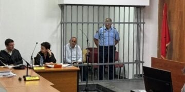 Ο Φρέντι Μπέλερης κατά τη διάρκεια της δίκης του (πηγή: himara.gr)