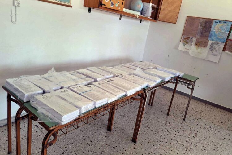 Όλα έτοιμα σε εκλογικό τμήμα στο Ναύπλιο για τις ευρωεκλογές (φωτ.: ΑΠΕ-ΜΠΕ / Ευάγγελος Μπουγιώτης)
