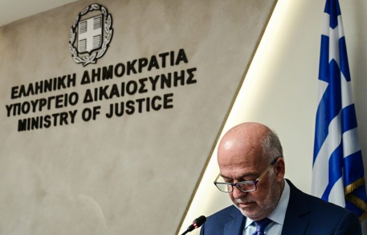 Ο υπουργός Δικαιοσύνης Γιώργος Φλωρίδης παρουσιάζει τα νέα μέτρα κατά της ενδοοικογενειακής βίας (φωτ.: EUROKINISSI/Κώστας Τζούμας)