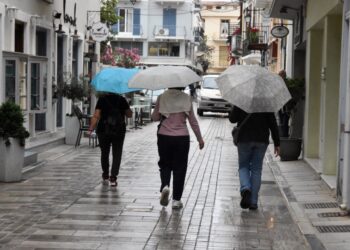 Βροχή στο Ναύπλιο (φωτ.: EUROKINISSI/Βασίλης Παπαδόπουλος)
