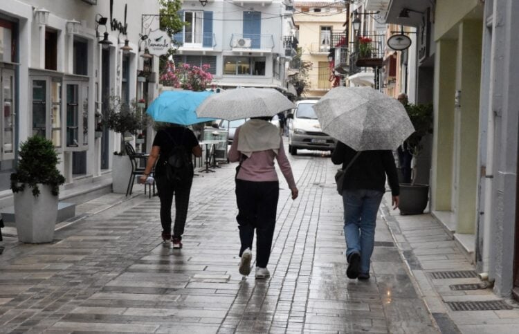 Βροχή στο Ναύπλιο (φωτ.: EUROKINISSI/Βασίλης Παπαδόπουλος)